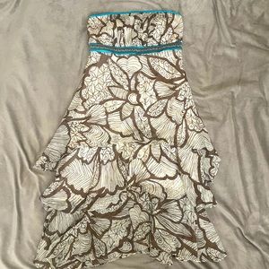 Flowy strapless dress